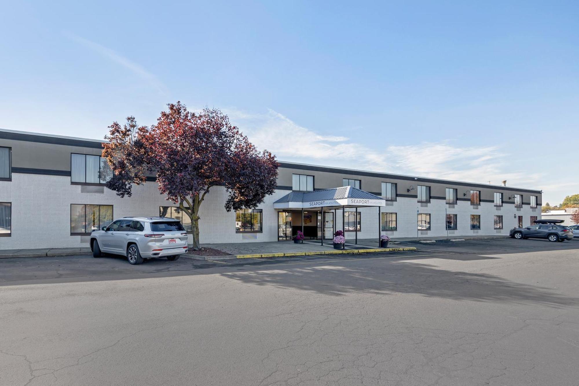 Seaport Inn & Suites Lewiston Bagian luar foto