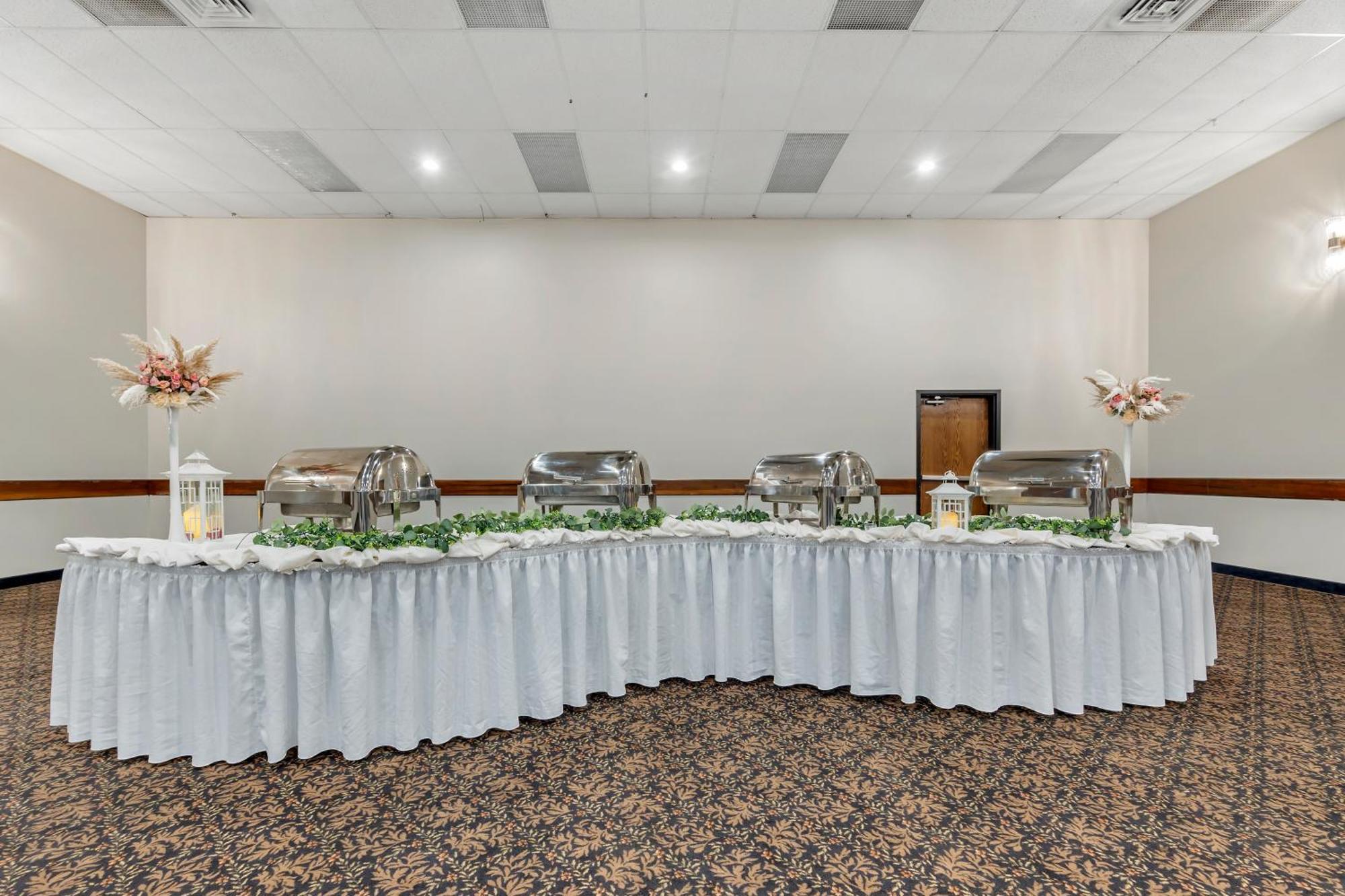 Seaport Inn & Suites Lewiston Bagian luar foto